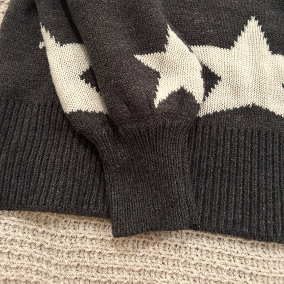 Grey and White Star Sweater Size Medium - Picture 2 of 4